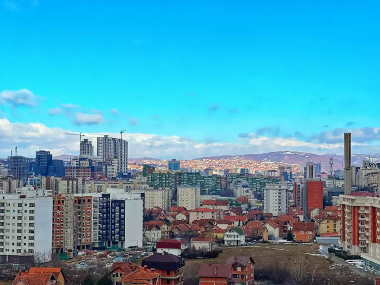 Kosovë zhvillimet institucionale