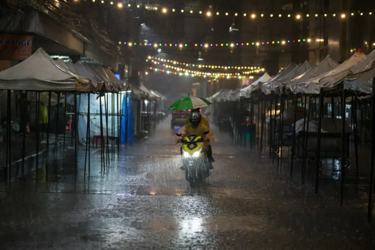 Reshje dhe përmbytje në Bangkok, Tajlandë