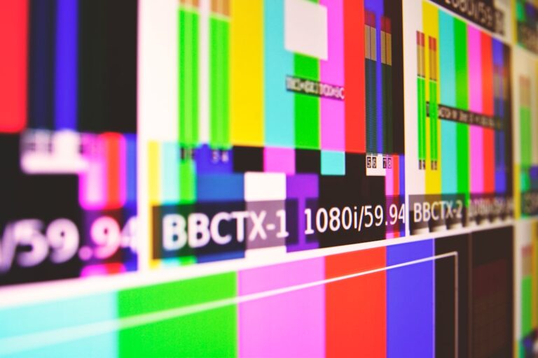 Ekran televiziv dhe ambient transmetimi lajmesh