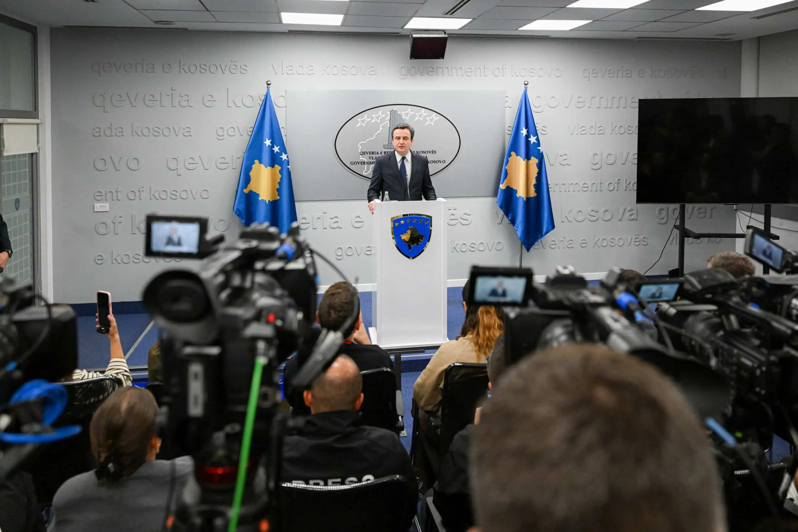Kurti i propozon PDK-së seancë sonte për Gjykatën Speciale dhe zgjedhjen e Presidentit