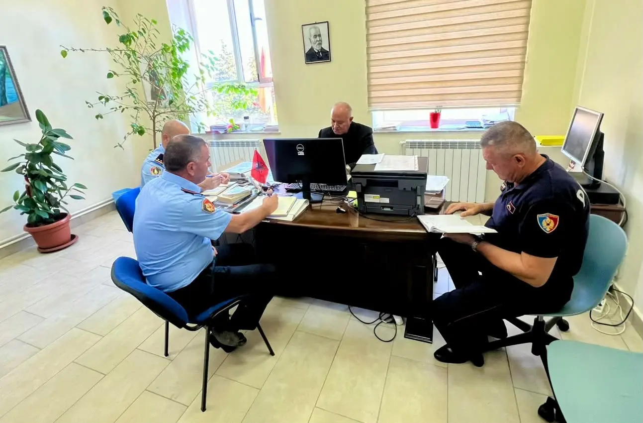 Malësi e Madhe: Policia takon drejtuesit e shkollave për sigurinë e nxënësve
