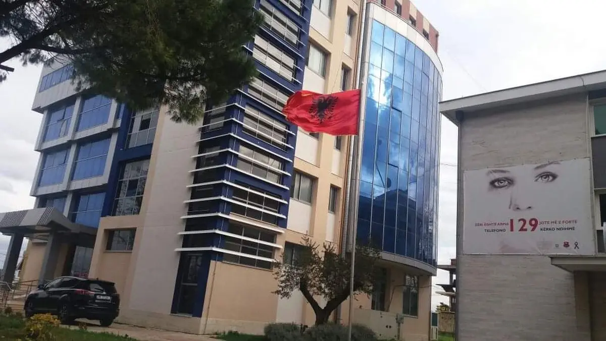 Fier, 14 të dyshuar për veprimtari financiare pa licencë në operacionin "Transaksioni 2"